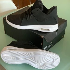 Air Jordan First Class